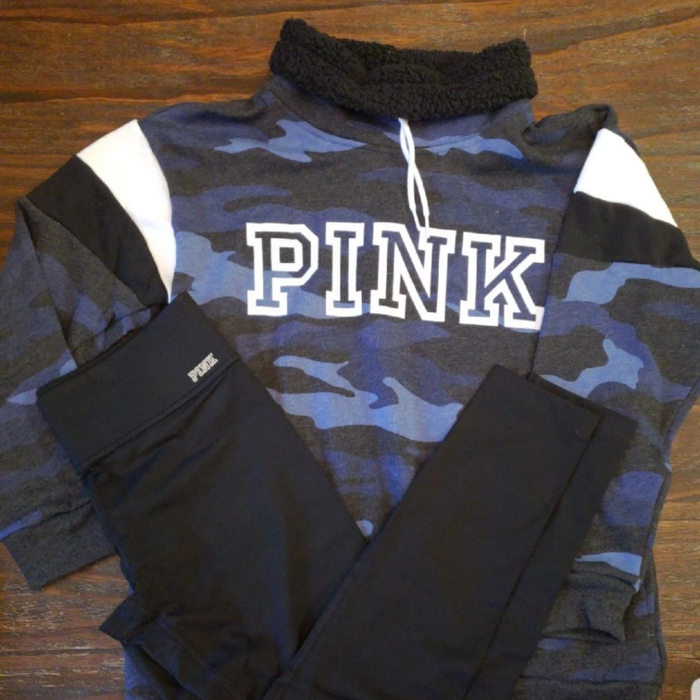 !!!!SOLD!!!*PINK* NEW trend Victoria Secret bundle